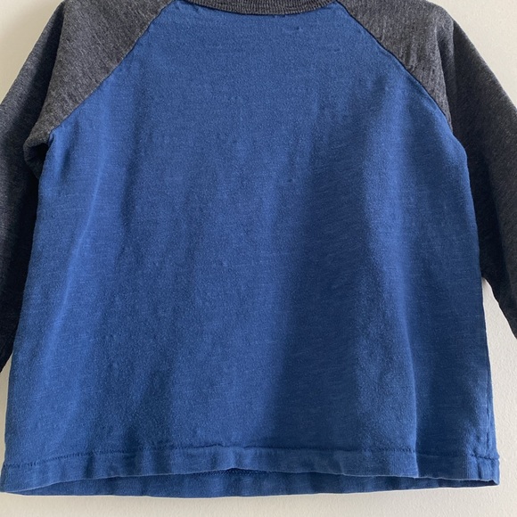 BabyGAP Toddler Boy Long Sleeve Dinosaur Tee - Picture 10 of 15